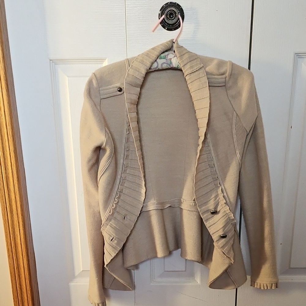 Chic Beige Cardigan with Button Accents - Picture 3 of 12